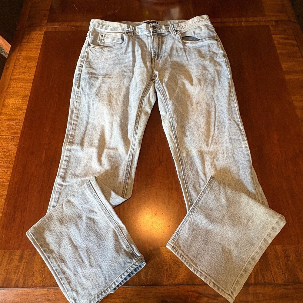 Empyre Light Wash Relaxed Skate Jeans Size 36